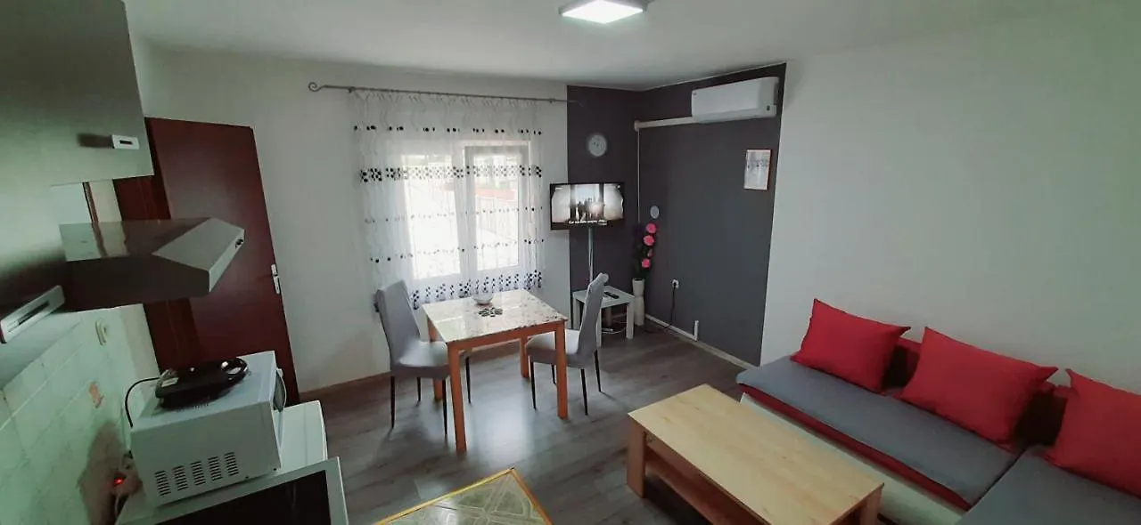 Ema & Sea Apartment'S With Free Private Parking Pola