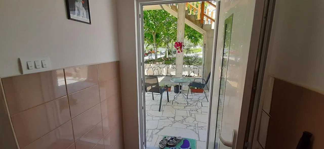 Appartamento Ema & Sea Apartment'S With Free Private Parking Pola